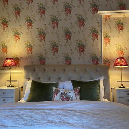 Alexandra Court Hotel Конгълтън Екстериор снимка