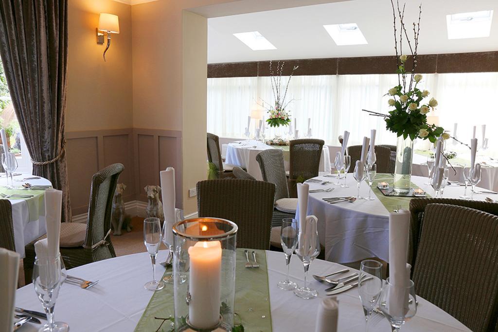 Alexandra Court Hotel Конгълтън Екстериор снимка