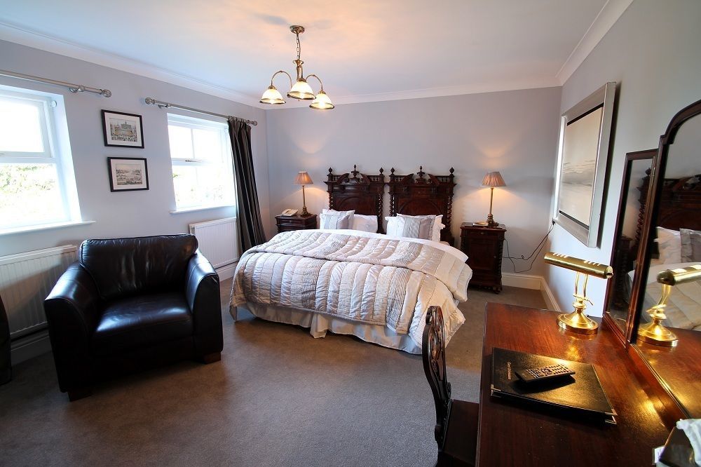 Alexandra Court Hotel Конгълтън Екстериор снимка