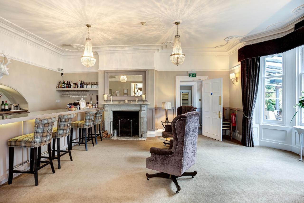 Alexandra Court Hotel Конгълтън Екстериор снимка