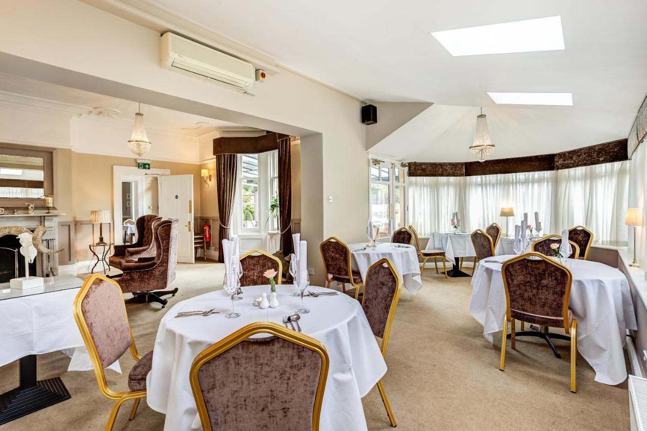Alexandra Court Hotel Конгълтън Екстериор снимка