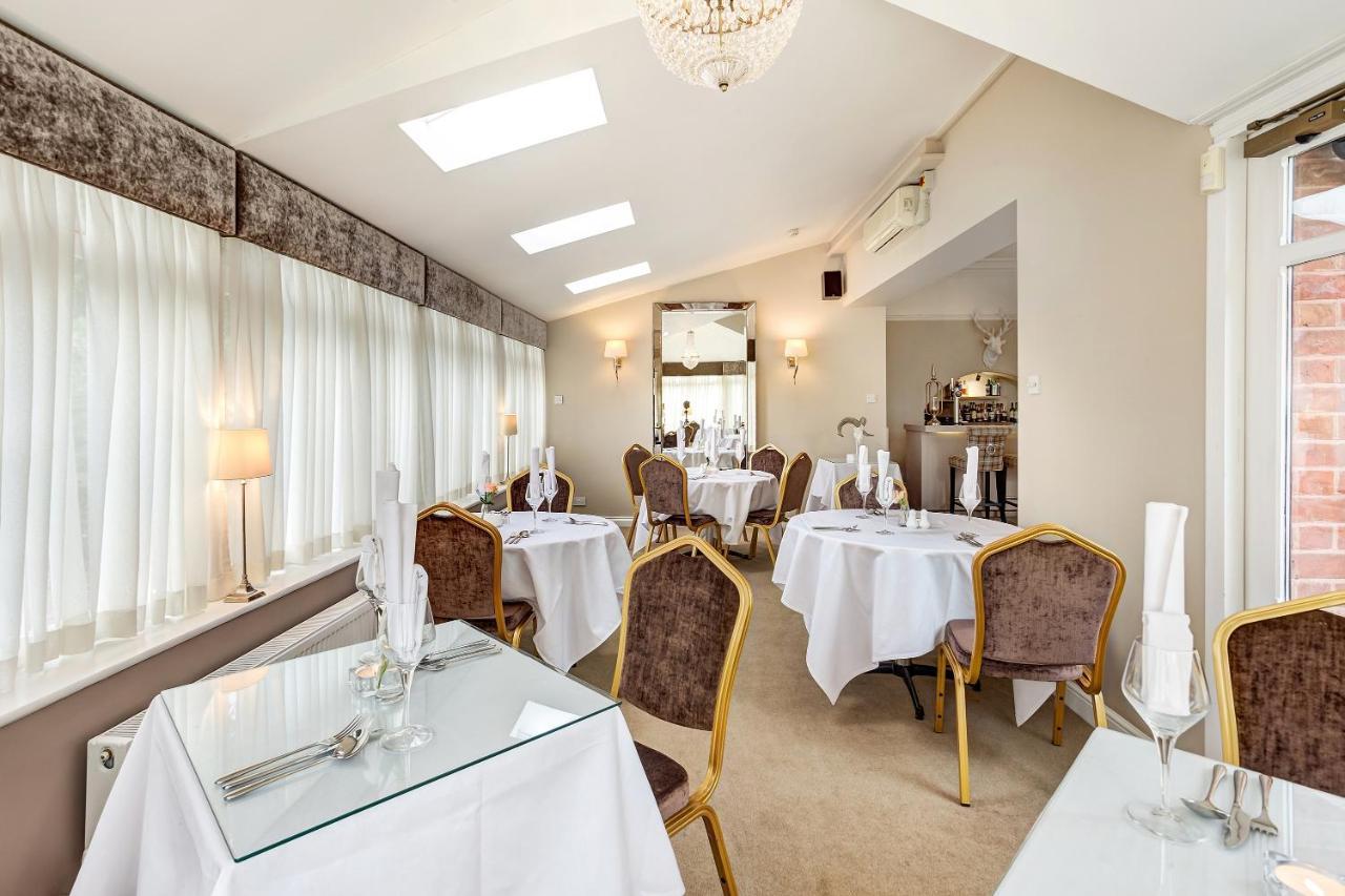Alexandra Court Hotel Конгълтън Екстериор снимка